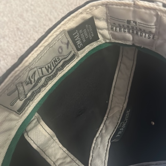 Yankees hat - Picture 2 of 3